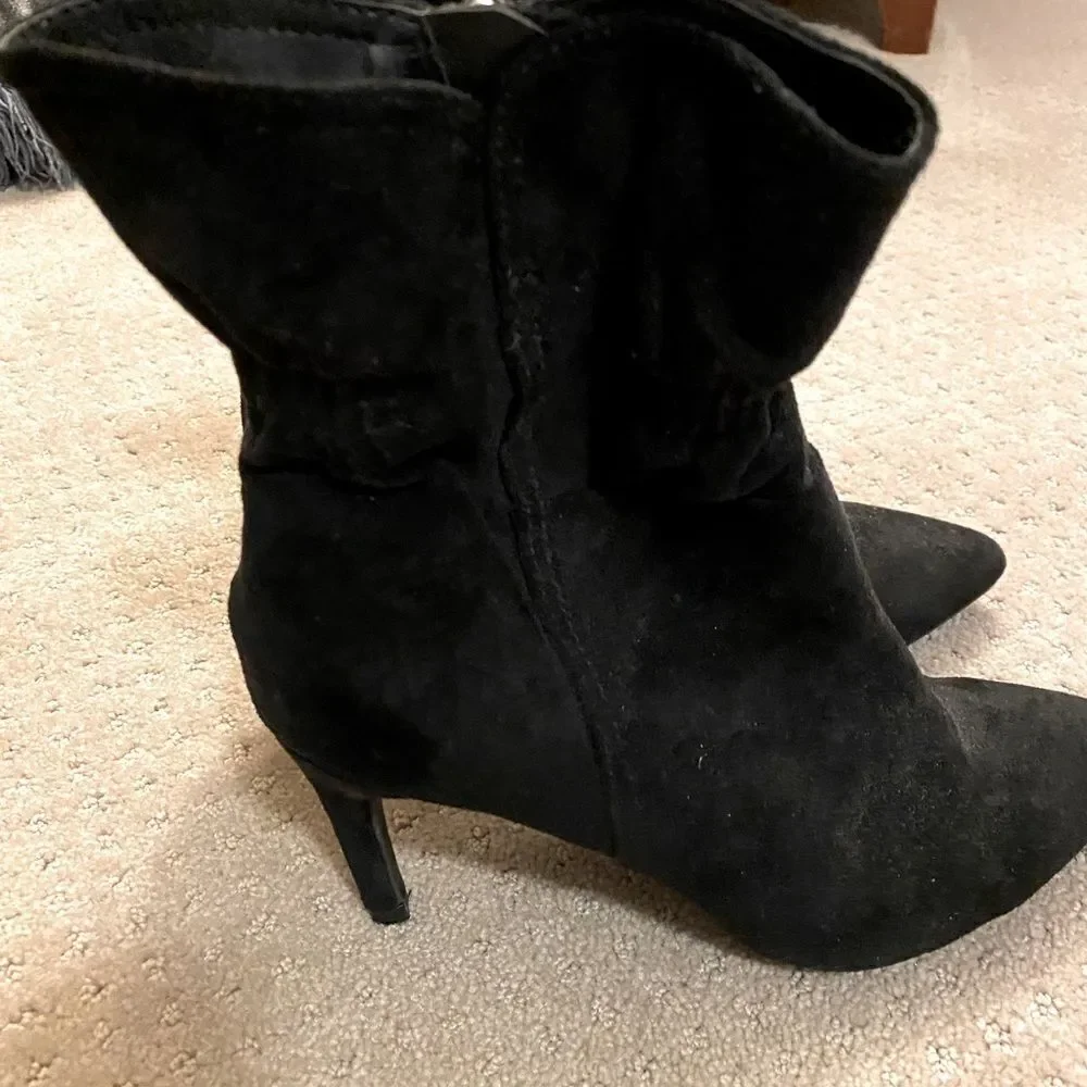 Scoop Black Suede Ankle Boots – Size 7 – NWOT - Picture 2 of 4